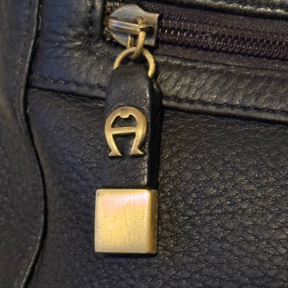 Vintage Etienne Aigner Black Leather Shoulder Bag VGUC Brushed Brass Hardware - Picture 6 of 13